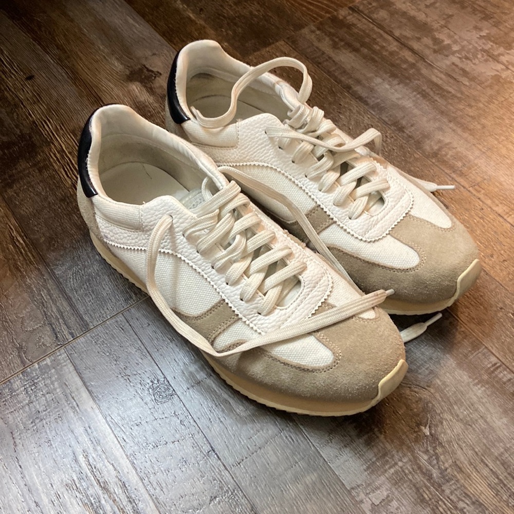 Cream Zara sneaker